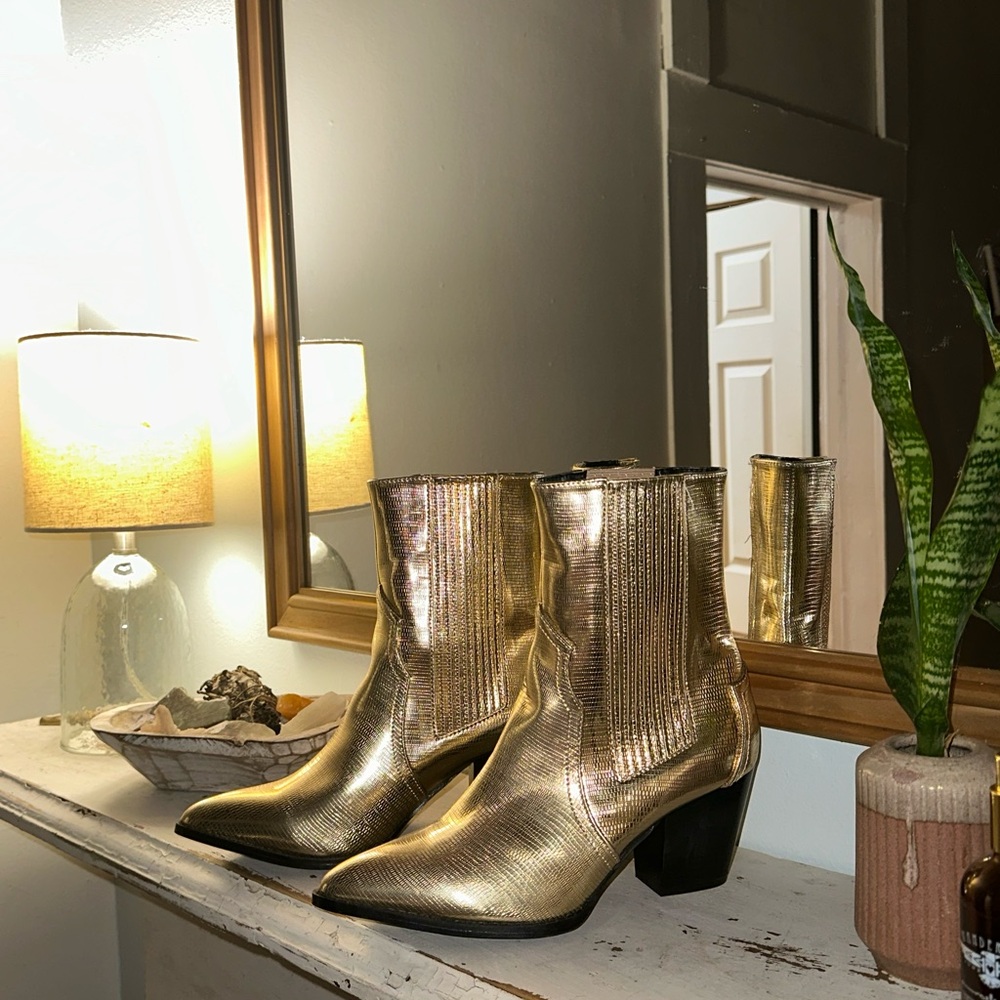 Lulus Gold Metallic Western Booties - Size 8.5 (Never worn)